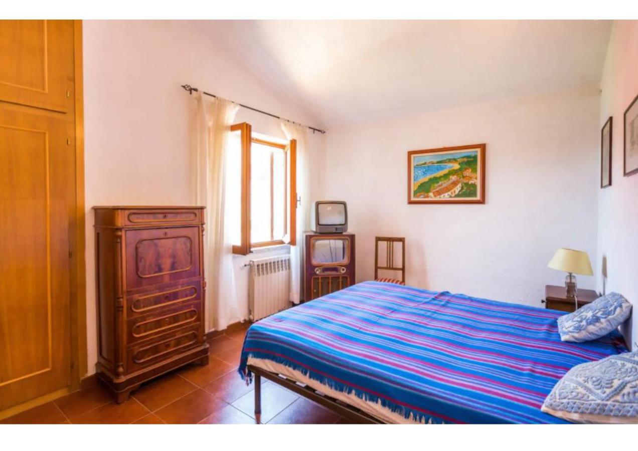 Casa Vacanze A Pochi Passi Dal Mare La Maddalena  Eksteriør billede